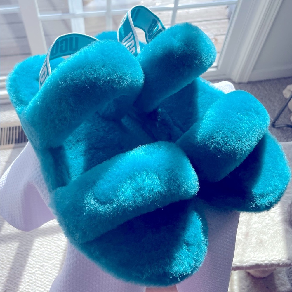 Brand New Teal Size 9 Ugg Furry Sandals